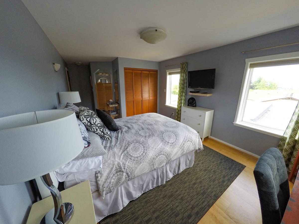 Money Pennies Bed And Breakfast Bed & Breakfast Campbell River