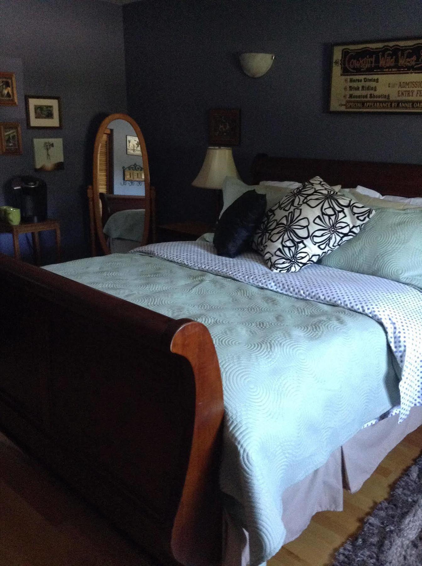 Bed & Breakfast Money Pennies Bed And Breakfast Campbell River